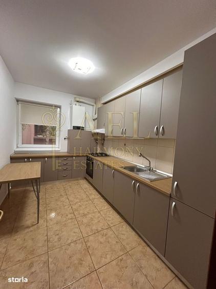 Apartament cu 4 camere decomandat, mobilat în Nordului