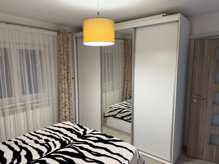 Apartament cu 2 camere decomandat, mobilat în Micro 19