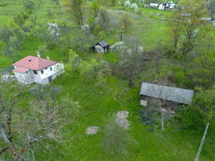 Casă cu 2 camere în Berislăvești
