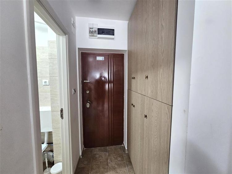 Garsonieră semidecomandată, mobilată în Nicolina