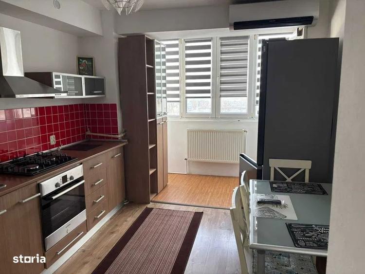 Apartament cu 3 camere decomandat, mobilat în Titan