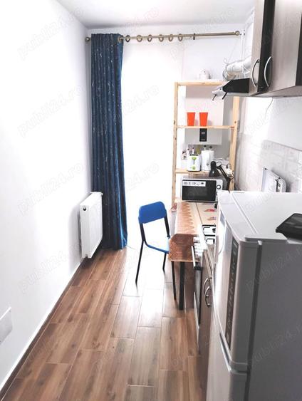 Garsonieră decomandată în Roșu