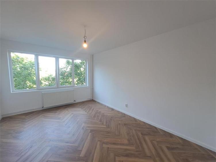 Apartament cu 2 camere decomandat în Circumvalațiunii