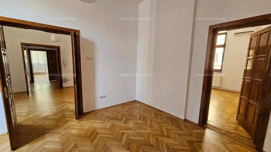 Casă cu 6 camere cu Teren 250 Mp în Pache Protopopescu