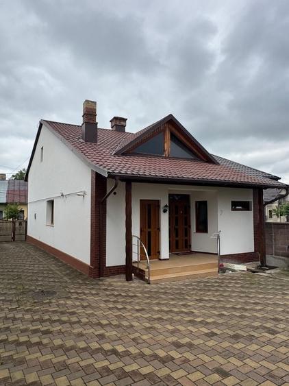 Casă cu 3 camere cu Teren 350 Mp în Central