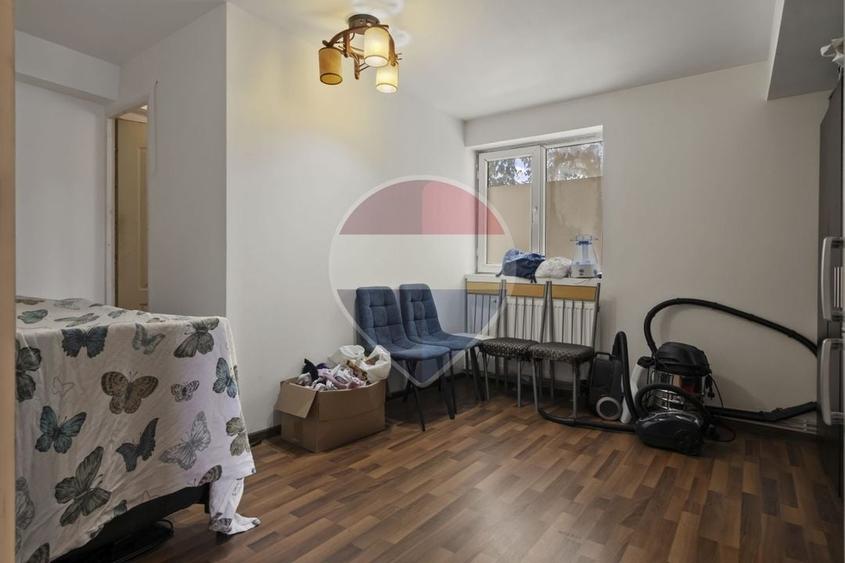 Casă individuală cu 14 camere cu Teren 457 Mp în Rahova