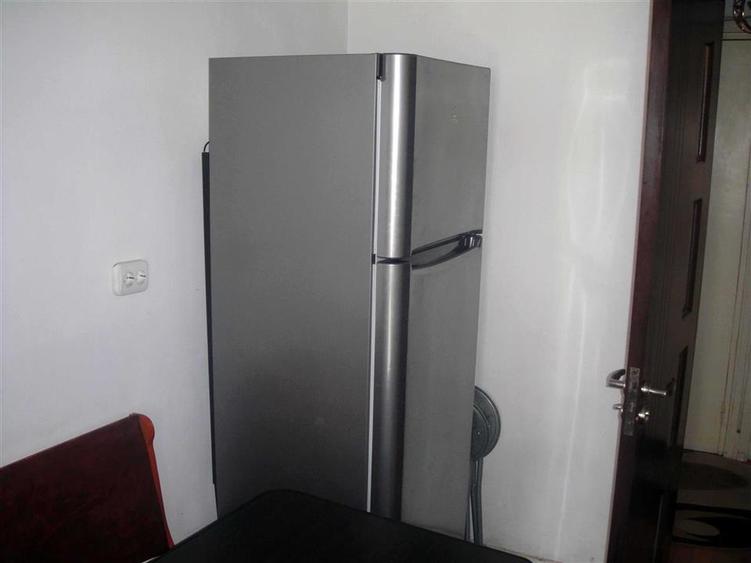 Apartament cu 3 camere decomandat, mobilat în Mircea cel Bătrân