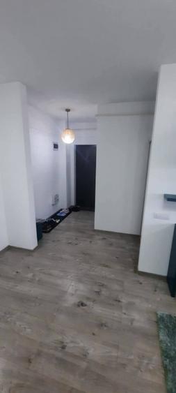 Apartament cu 3 camere semidecomandat în Valea Lupului