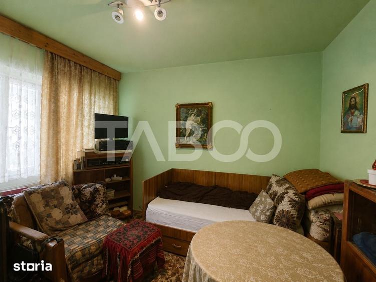 Apartament cu 3 camere decomandat în Sub Arini