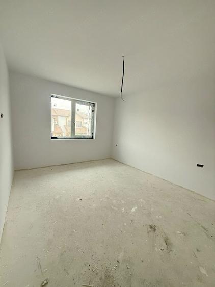 Casă cu Teren 300 Mp în Braytim