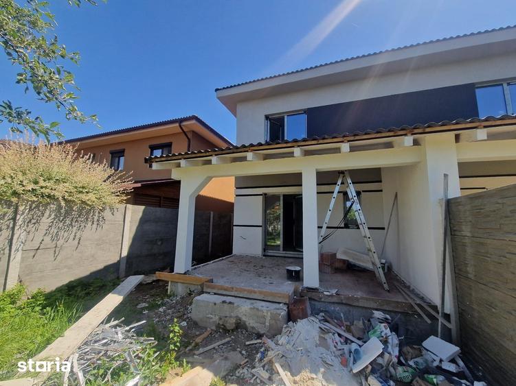 Casă cu 4 camere cu Teren 330 Mp în Ghiroda