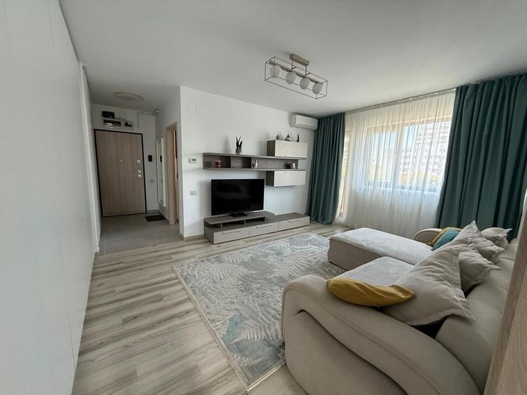 Apartament cu 3 camere semidecomandat, mobilat în Timișoara