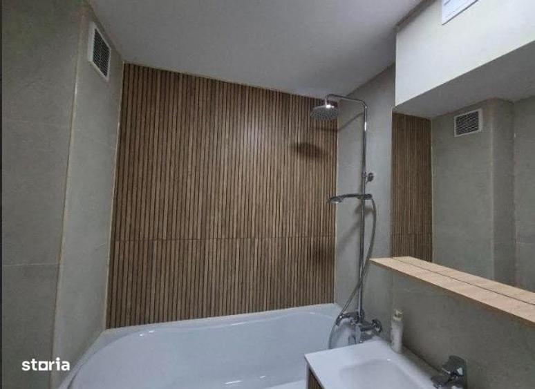 Apartament cu 3 camere decomandat în Florești