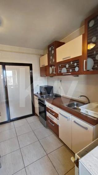 Apartament cu 3 camere de inchiriat Vasile Aaron, mobilat, bloc cu lift - 1
