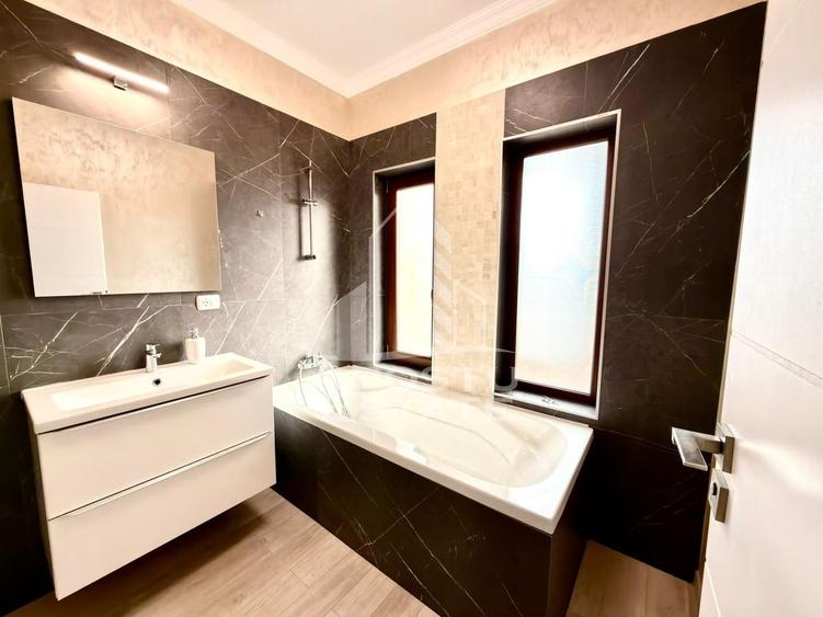 Duplex cu 4 camere cu Canalizare în Aradului