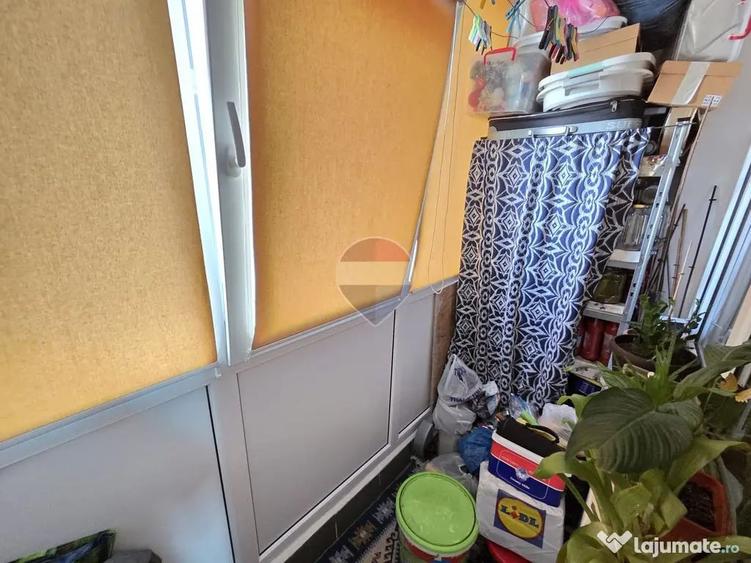 Apartament cu 3 camere decomandat în Sud