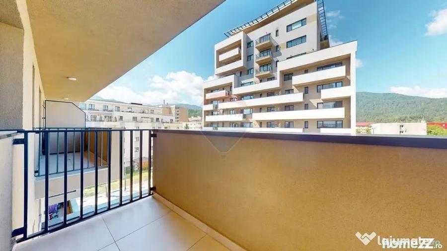 Apartament cu 2 camere decomandat în Noua