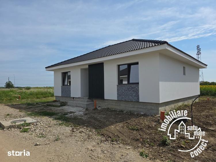Casă cu 4 camere cu Teren 1200 Mp în Păulești