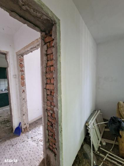Casă cu 4 camere cu Teren 200 Mp în Sud