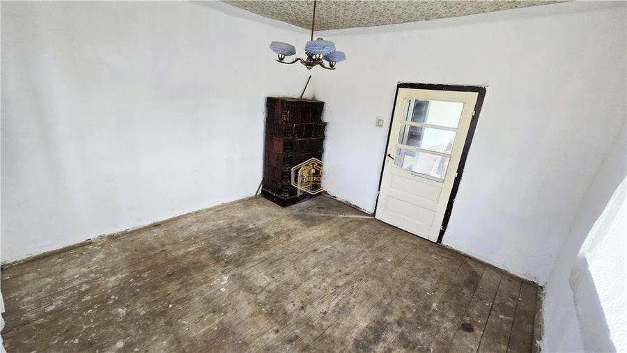 Casă individuală cu 2 camere cu Teren 2211 Mp în Sud-Est