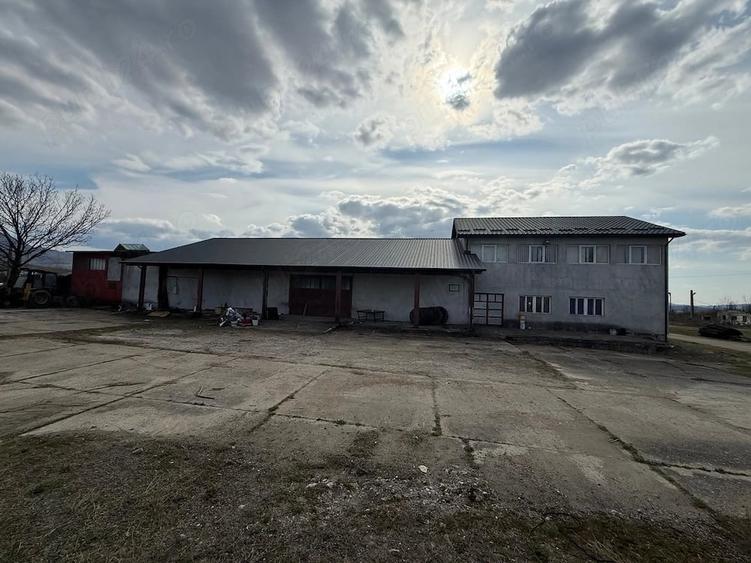 Spațiu comercial, de 15,500 mp, în Central