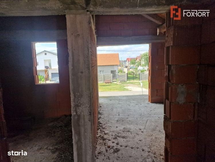 Casa individuala cu 6 camere in constructie in Izvin - 1