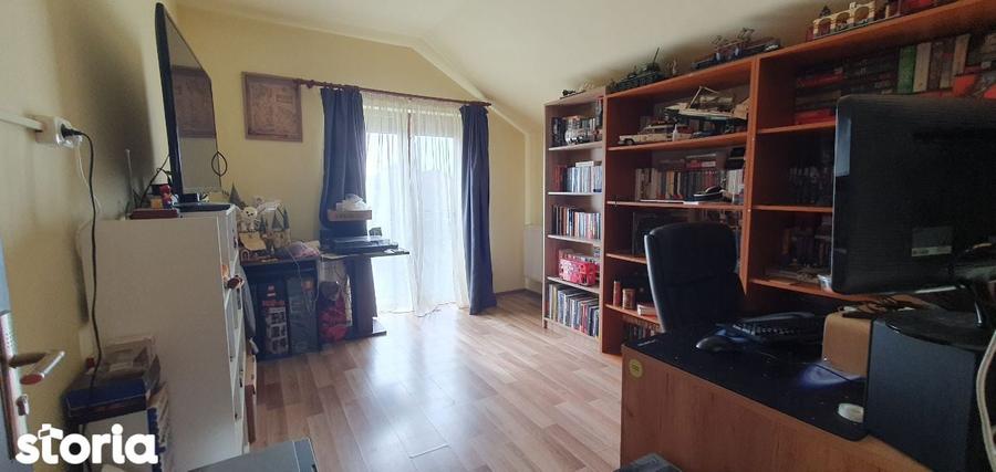 Casă cu 5 camere cu Teren 500 Mp în Ronaț