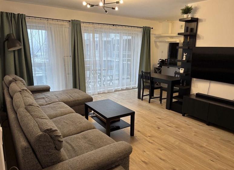 Apartament cu 2 camere semidecomandat, mobilat în Pipera