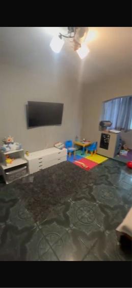 Apartament cu 4 camere semidecomandat în Rovine