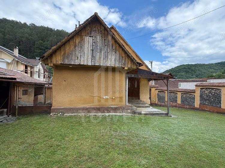 Casă cu 3 camere cu Teren 947 Mp în Tilișca