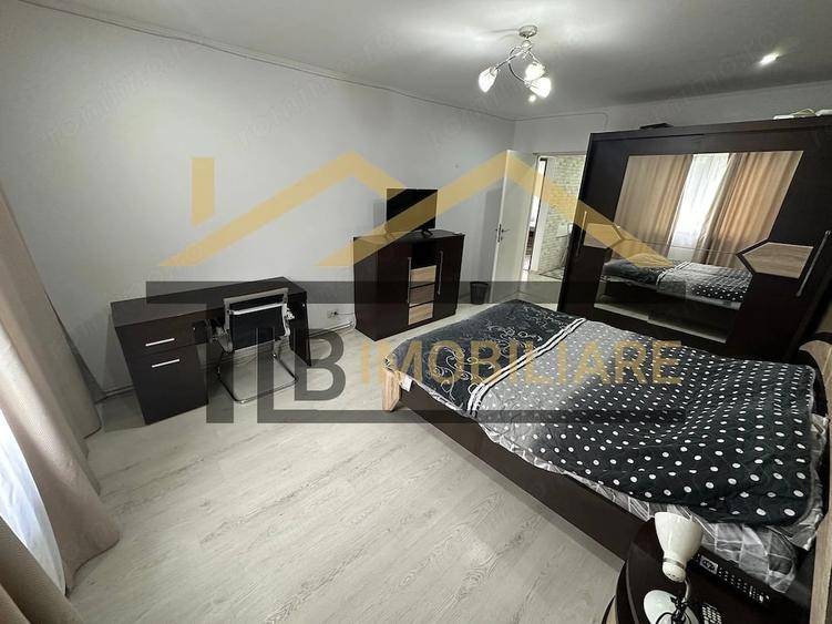 Apartament cu 3 camere decomandat în Cornișa