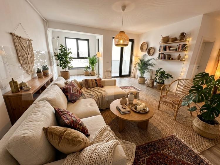 Apartament cu 4 camere semidecomandat în Central