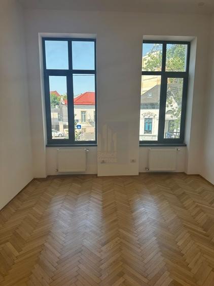 Birou, de 220 mp, în Ultracentral