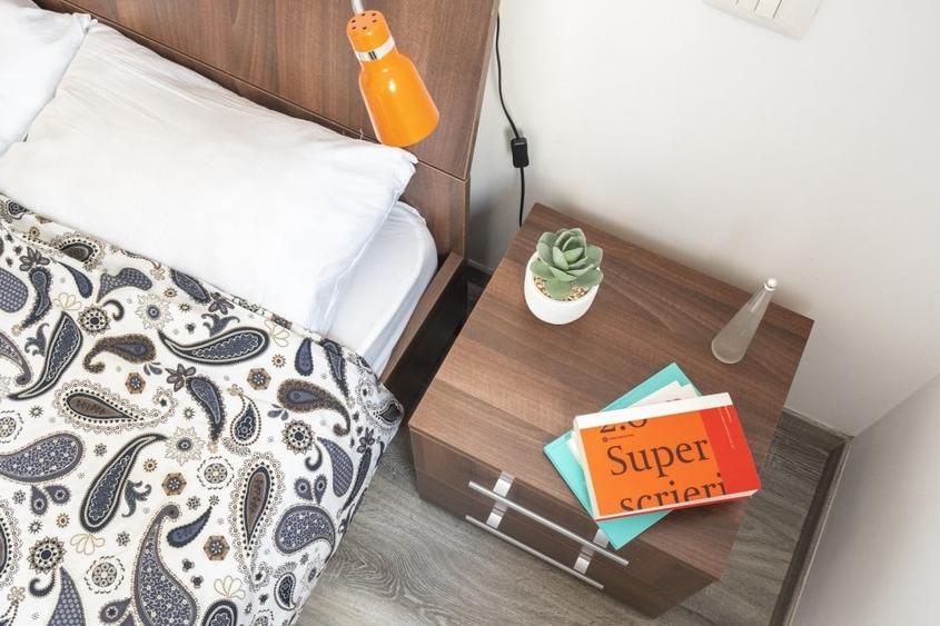 Apartament cu 2 camere semidecomandat, mobilat în Mihai Bravu