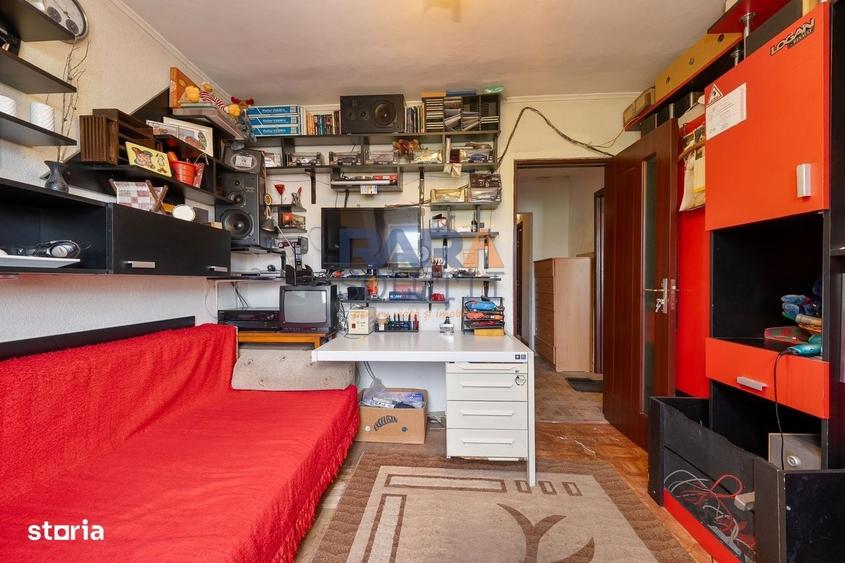 Apartament cu 3 camere decomandat în Horia