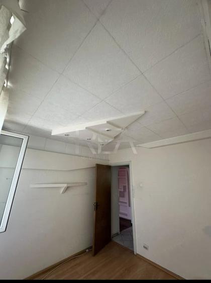 Apartament cu 3 camere semidecomandat în Giurgiului