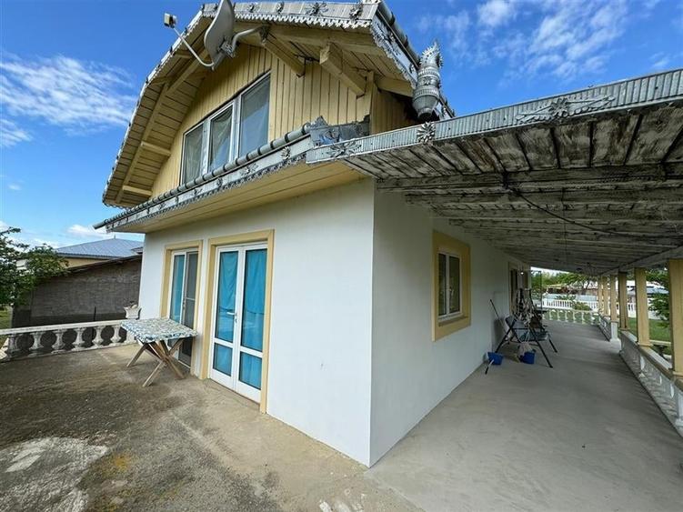 Casă individuală cu 3 camere cu Teren 1020 Mp în Vadu Roșca