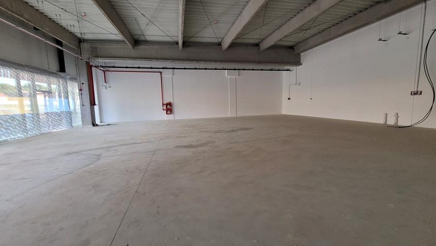 Spațiu comercial, de 100 mp, în Central