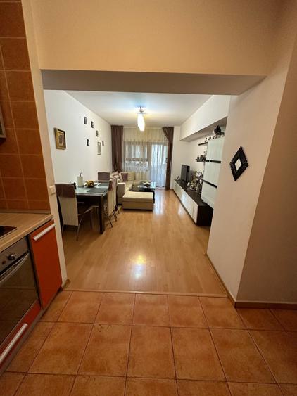 Apartament cu 2 camere decomandat în Ultimul leu