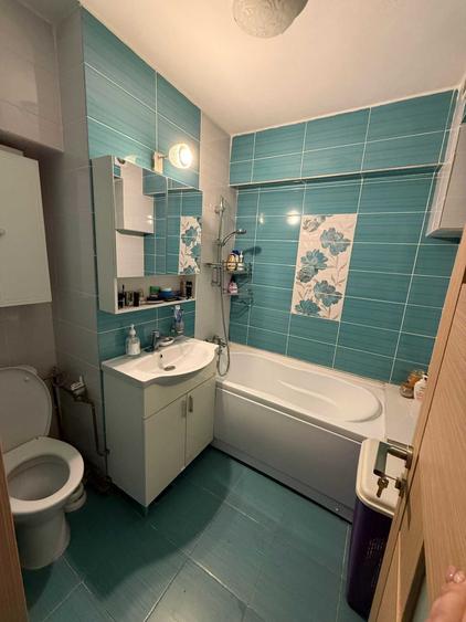 Apartament cu 4 camere decomandat, mobilat în Central