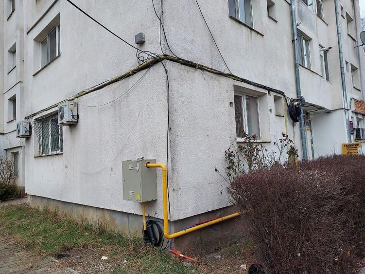 Apartament cu 2 camere decomandat, mobilat în Decebal