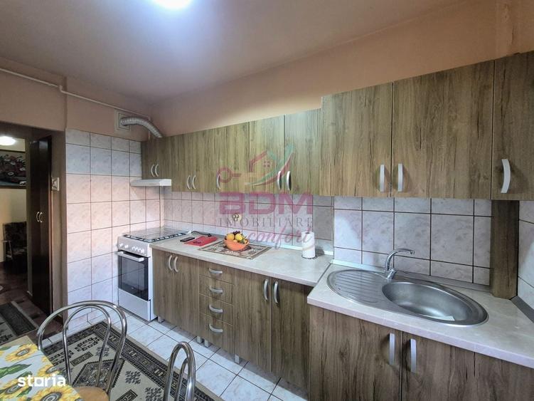 Apartament cu 3 camere decomandat în Central