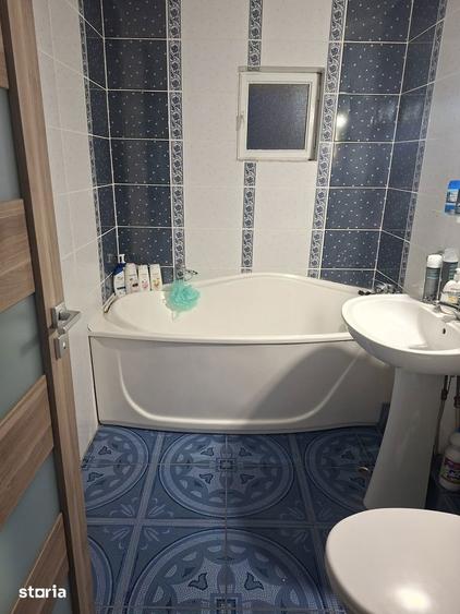 Apartament cu 3 camere decomandat în Exterior Vest