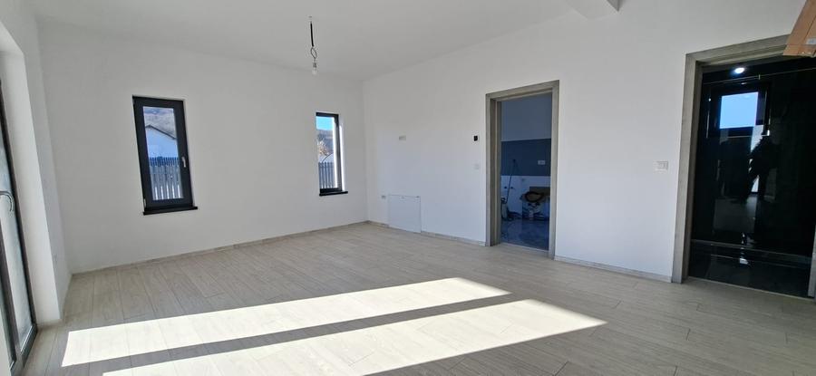 Casă individuală cu 3 camere cu Teren 270 Mp în Exterior Nord