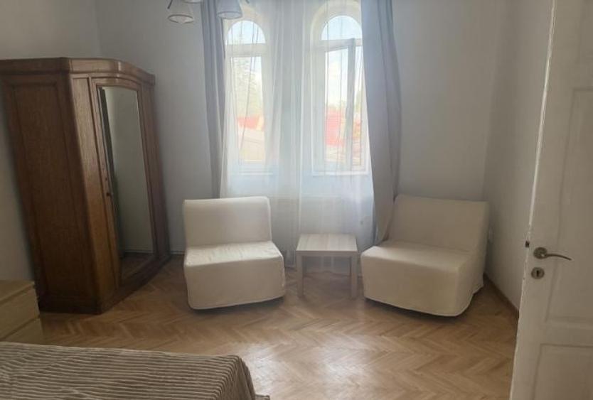 Apartament cu 3 camere semidecomandat, mobilat în Grivița
