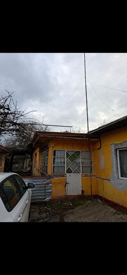 Casă cu 4 camere în Oinacu