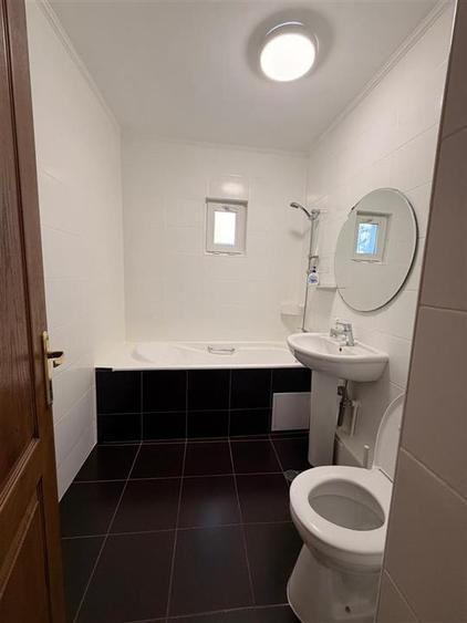 Apartament cu 3 camere decomandat, mobilat în Băneasa
