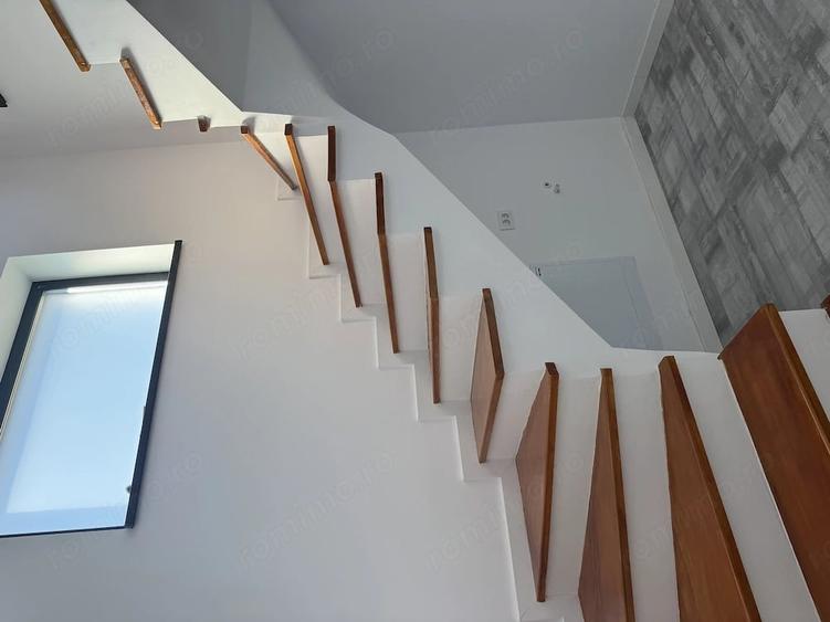 Casă cu 5 camere cu Teren 538 Mp în Central