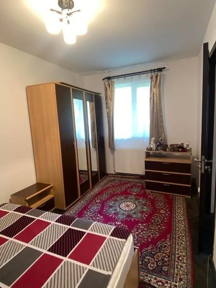 Apartament cu 2 camere semidecomandat, mobilat în Central