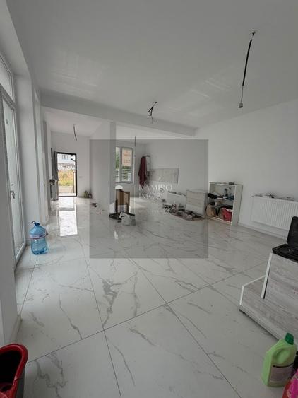 Casă individuală cu 4 camere cu Canalizare în Berceni